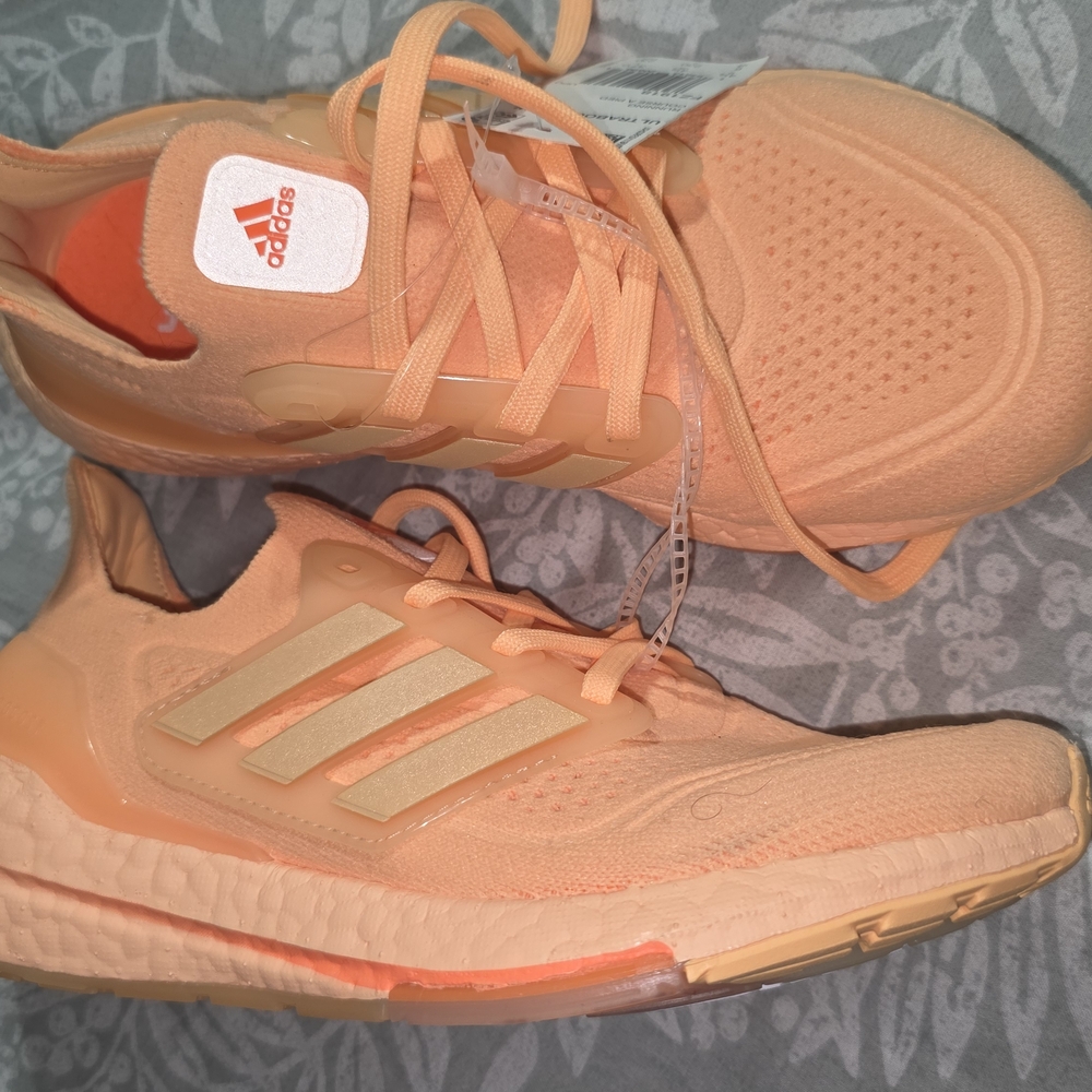 Adidas Ultta Boost 21 Woman  Athletic Running Shoes New With Tags Size 6